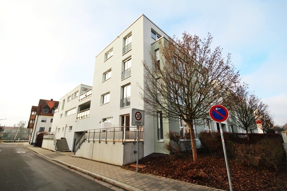 Immobilienangebot - Regensburg - Wohnung - Renovierte 2-Zimmer-Wohnung in Bestlage am Unteren Wöhrd in Regensburg!