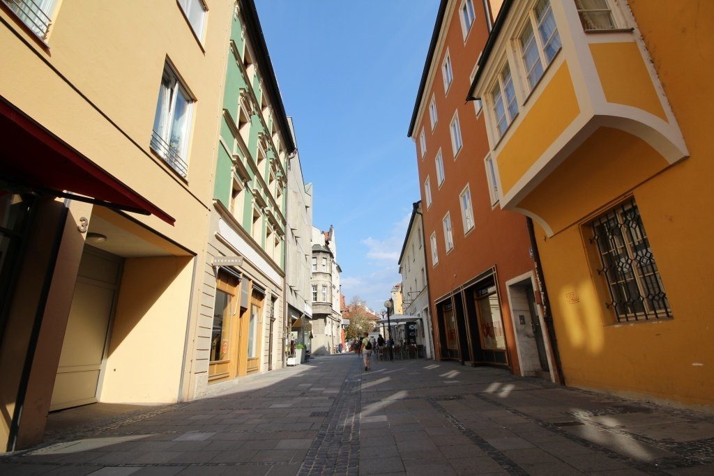 Immobilienangebot - Regensburg - Alle - Gepflegte 3-Zimmer-Wohnung mitten in der Altstadt! 100 Meter vom Dom entfernt!