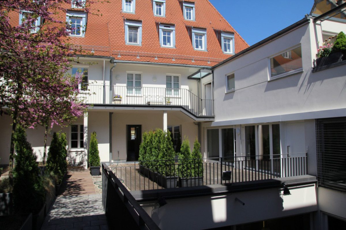 Immobilienangebot - Regensburg - Alle - LUXUS! Sanierte 2-Zimmer-Wohnung mit Terrasse inmitten der Altstadt!