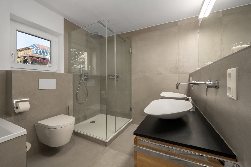 Rennplatz Immobilien | Immobilienankauf | Masterbad nachher Rennplatz Immobilien | Immobilienankauf | Masterbad nachher