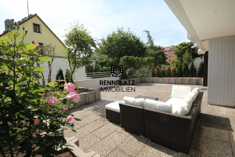 Immobilienangebot - Regensburg - Alle - Sanierte 3-Zimmer-Wohnung mit riesiger Dachterrasse am Altstadtrand. Frei ab sofort.