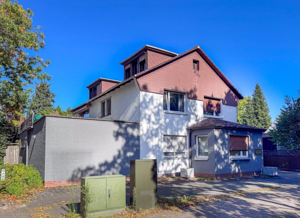 Immobilienangebot - Oldenburg - Wohnen - Mehrfamilienhaus mit 2 vermieteten Wohneinheiten und Gewerbeeinheit in guter Lage von Oldenburg!