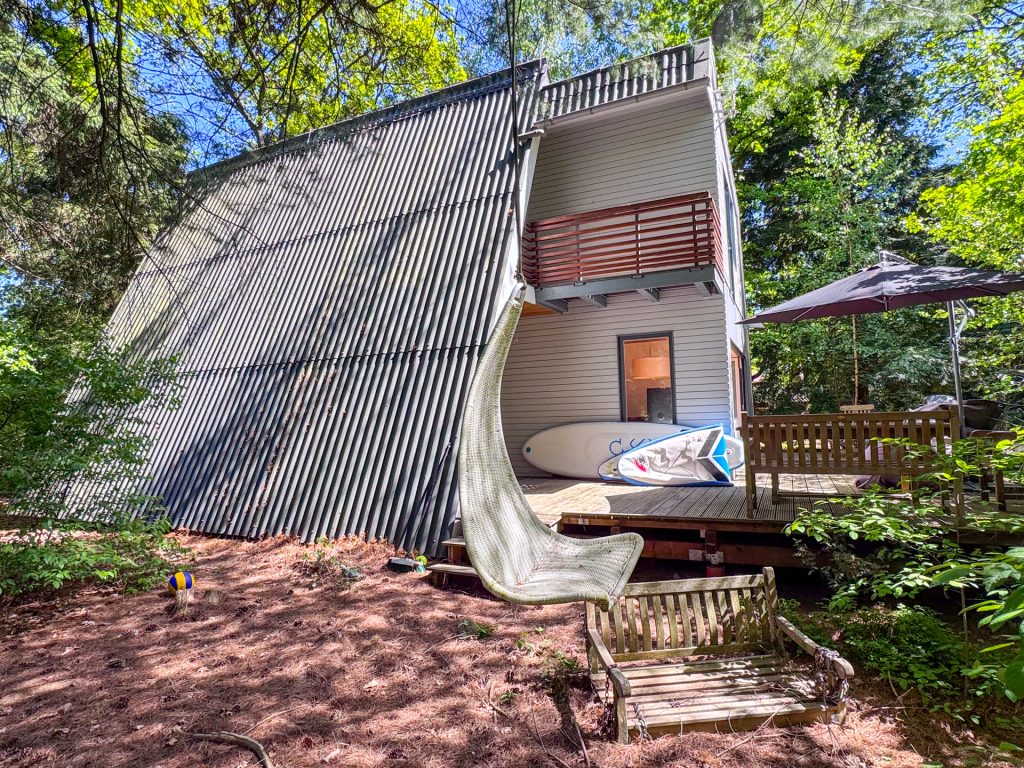Immobilienangebot - Wiefelstede - Wohnen - Idylle pur! Exklusives Wochenendhaus auf Pachtgrundstück mit privatem Seezugang zu verkaufen!