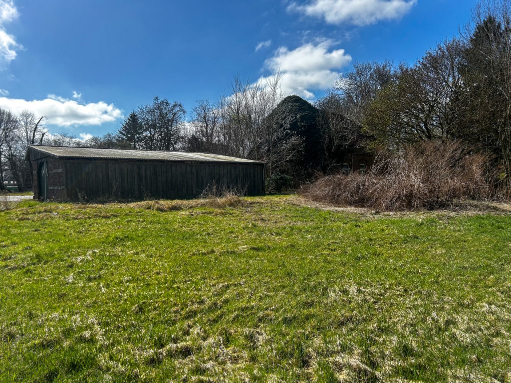 Immobilienangebot - Ovelgönne - Grundstück - Idyllisches Grundstück mit Altbestand und viel Potenzial in Strückhausen bei Ovelgönne zu verkaufen!