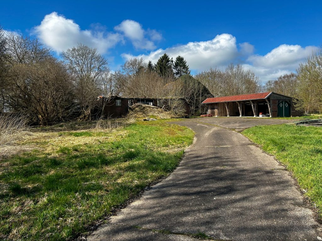 Immobilienangebot - Ovelgönne - Grundstück - Idyllisches Grundstück mit Altbestand und viel Potenzial in Strückhausen bei Ovelgönne zu verkaufen!