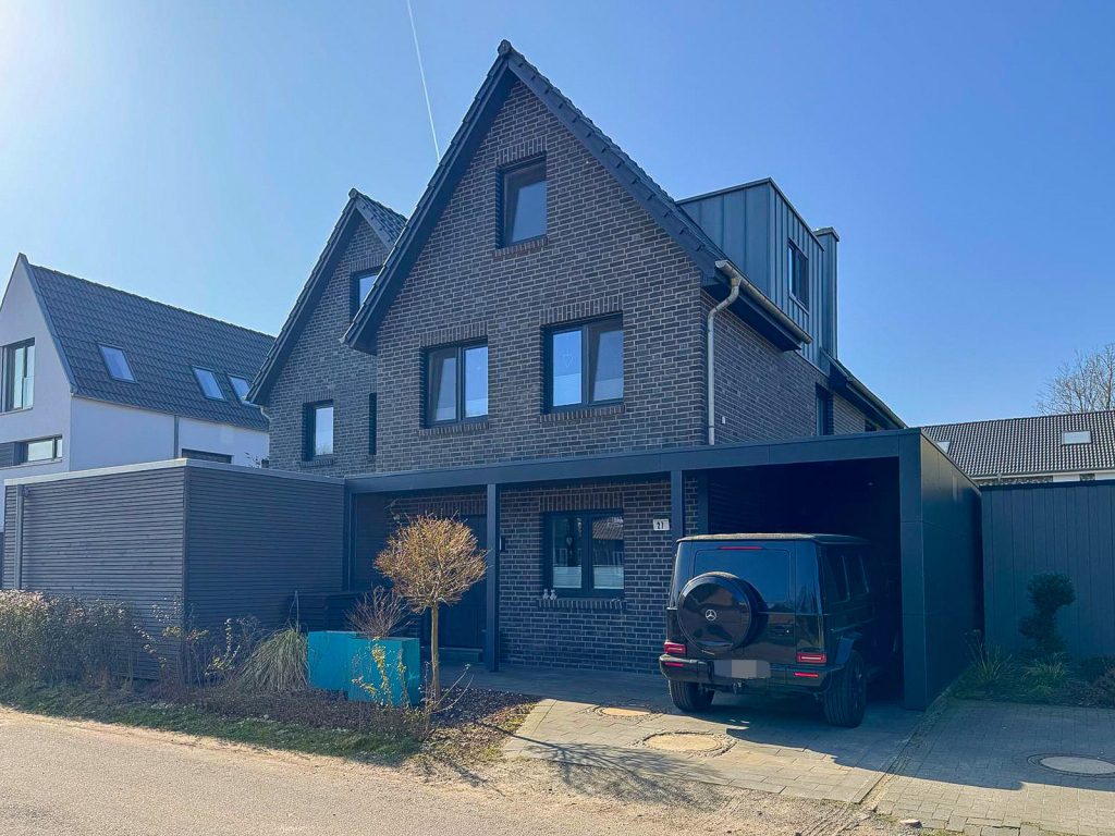 Immobilienangebot - Oldenburg - Wohnen - Moderne Doppelhaushälfte mit 7 Zimmern am Bürgerbusch zu verkaufen!