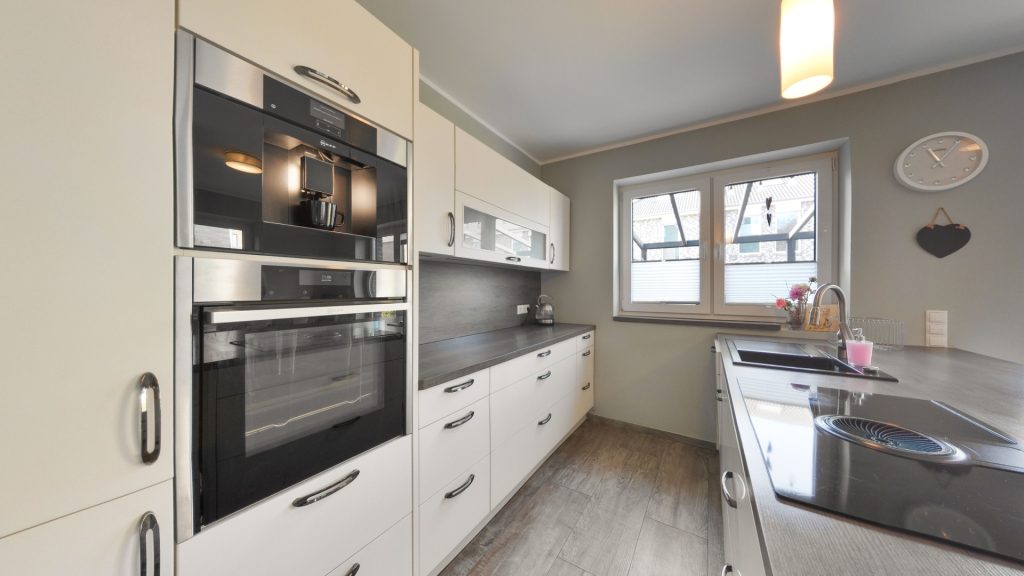 Immobilienangebot - Oldenburg - Wohnen - Moderne Doppelhaushälfte mit 7 Zimmern am Bürgerbusch zu verkaufen!