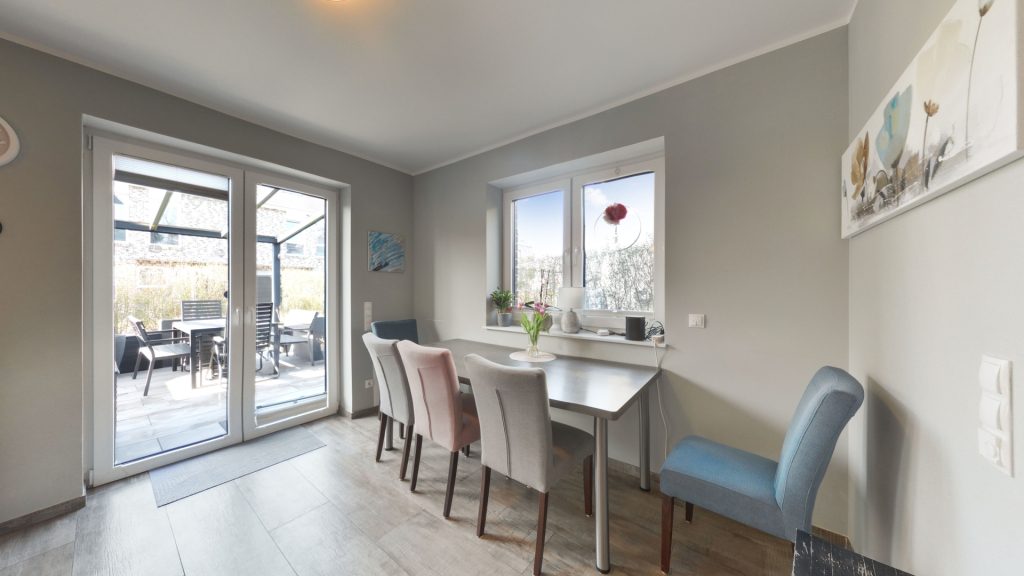 Immobilienangebot - Oldenburg - Wohnen - Moderne Doppelhaushälfte mit 7 Zimmern am Bürgerbusch zu verkaufen!