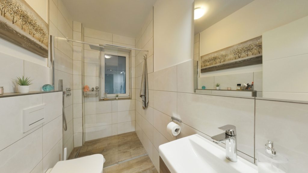 Immobilienangebot - Oldenburg - Wohnen - Moderne Doppelhaushälfte mit 7 Zimmern am Bürgerbusch zu verkaufen!