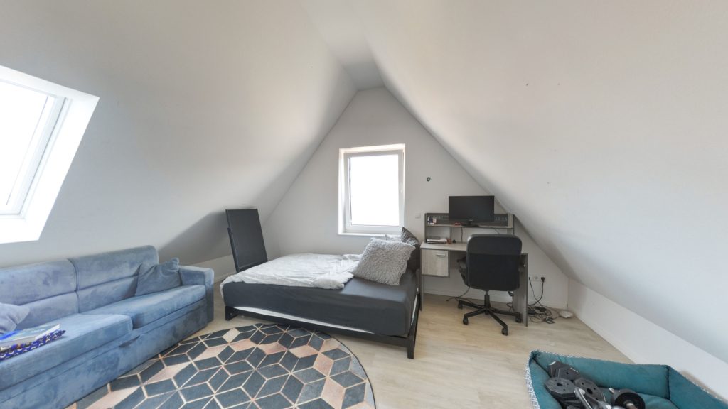 Immobilienangebot - Oldenburg - Wohnen - Moderne Doppelhaushälfte mit 7 Zimmern am Bürgerbusch zu verkaufen!