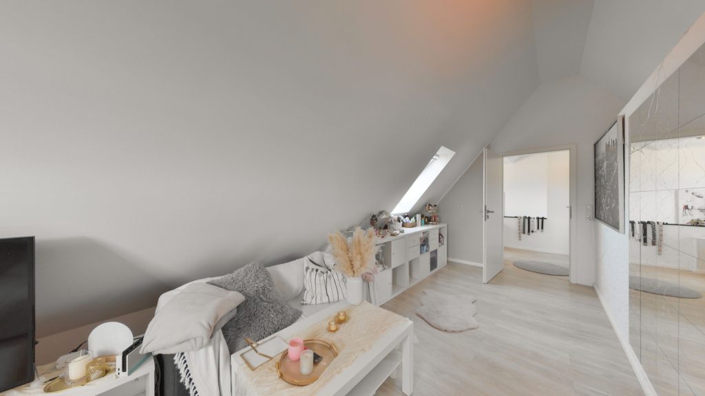 Immobilienangebot - Oldenburg - Wohnen - Moderne Doppelhaushälfte mit 7 Zimmern am Bürgerbusch zu verkaufen!