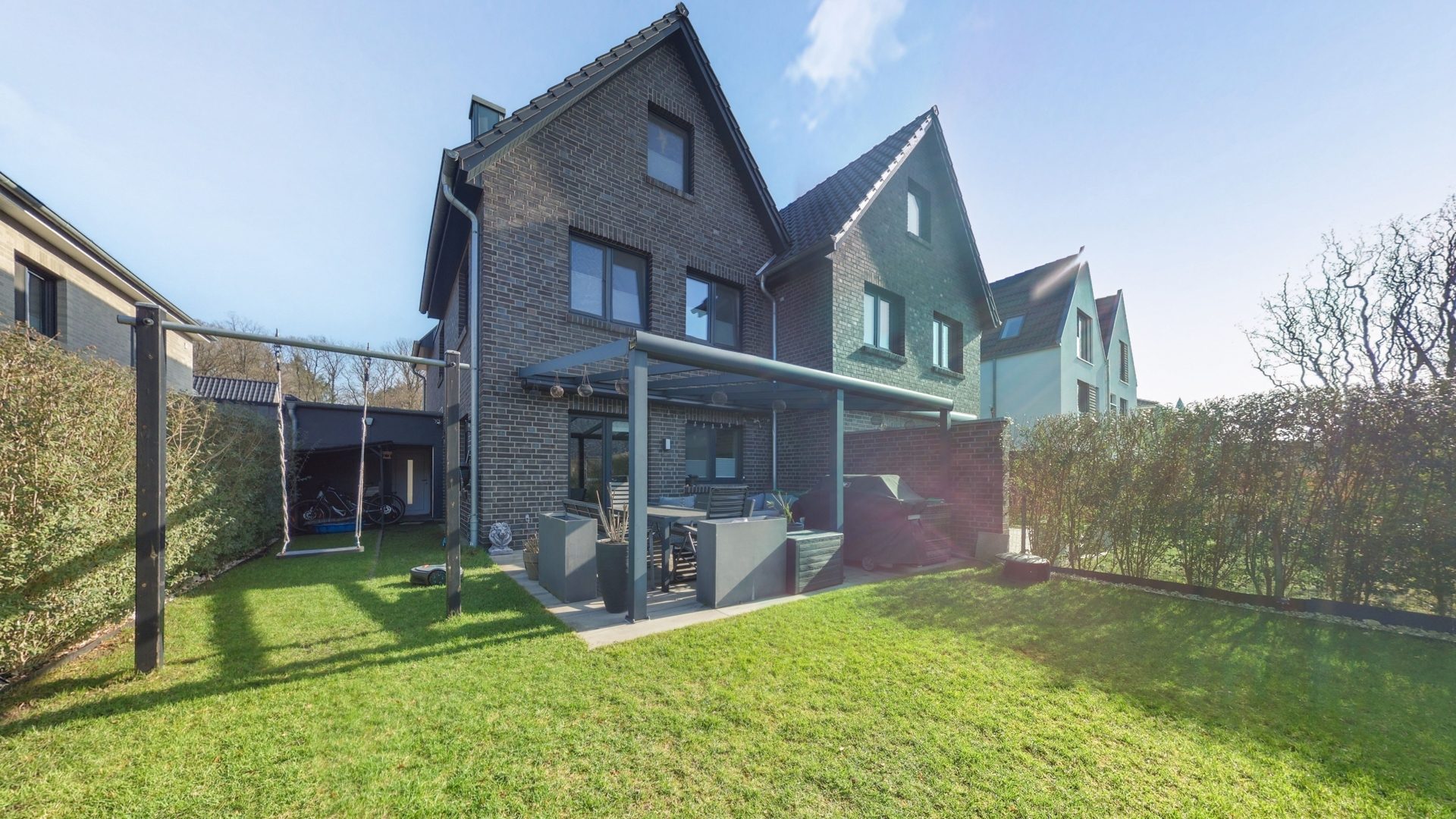 Immobilienangebot - Oldenburg - Wohnen - Moderne Doppelhaushälfte mit 7 Zimmern am Bürgerbusch zu verkaufen!