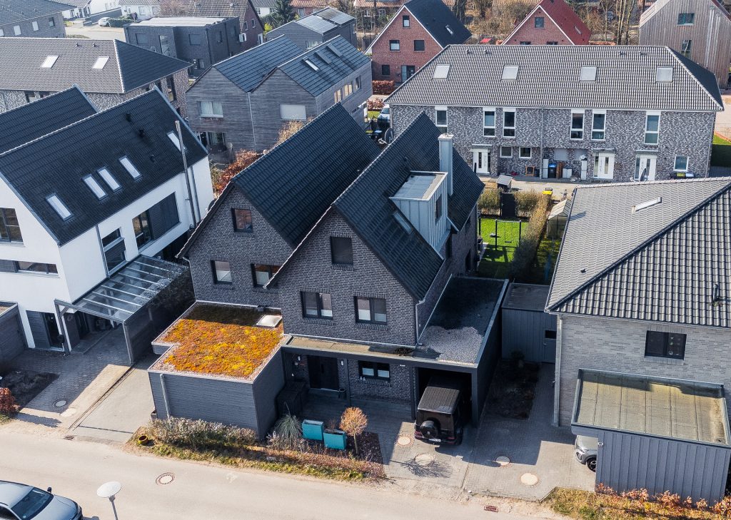 Immobilienangebot - Oldenburg - Wohnen - Moderne Doppelhaushälfte mit 7 Zimmern am Bürgerbusch zu verkaufen!