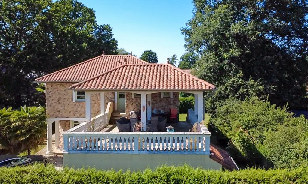 Immobilienangebot - Rastede - Wohnen - Mediterranes Einfamilienhaus im Finca-Stil in Wahnbek