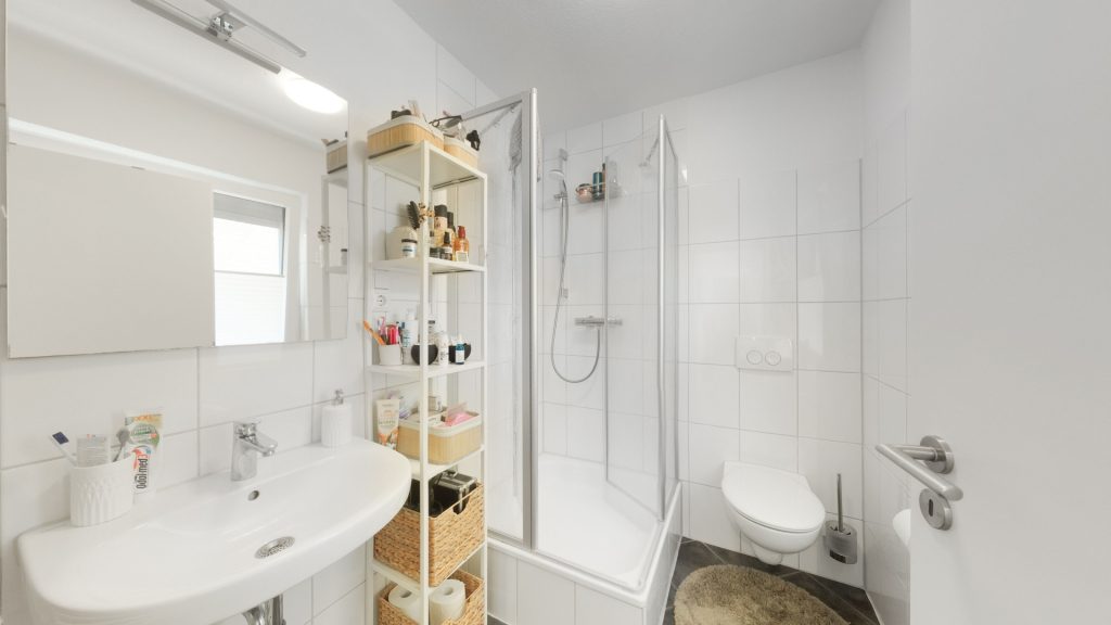 Immobilienangebot - Oldenburg - Wohnen - Architektenhaus mit Pool-Lounge, Doppelgarage und separatem Wohnhaus!
