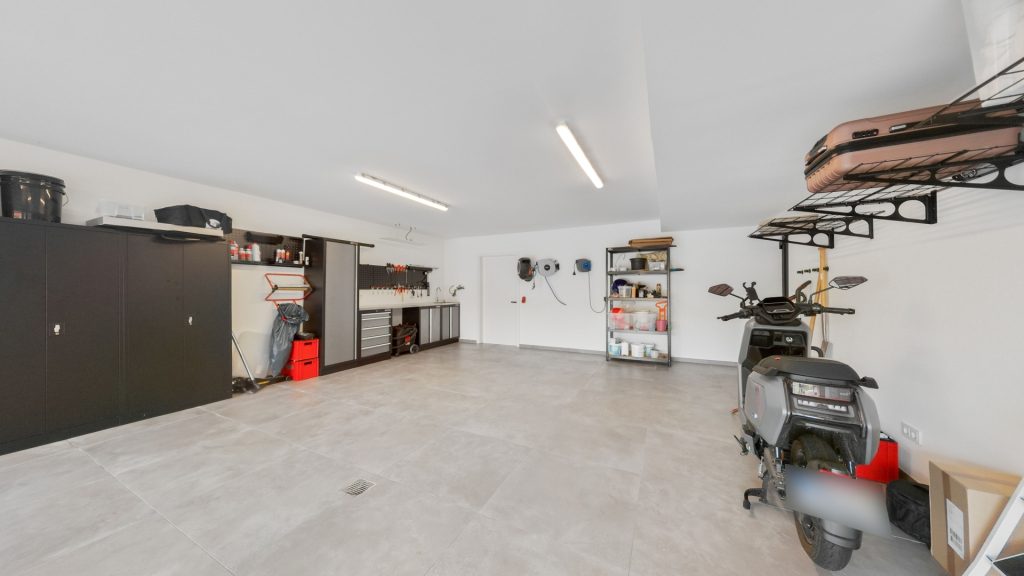 Immobilienangebot - Oldenburg - Wohnen - Architektenhaus mit Pool-Lounge, Doppelgarage und separatem Wohnhaus!