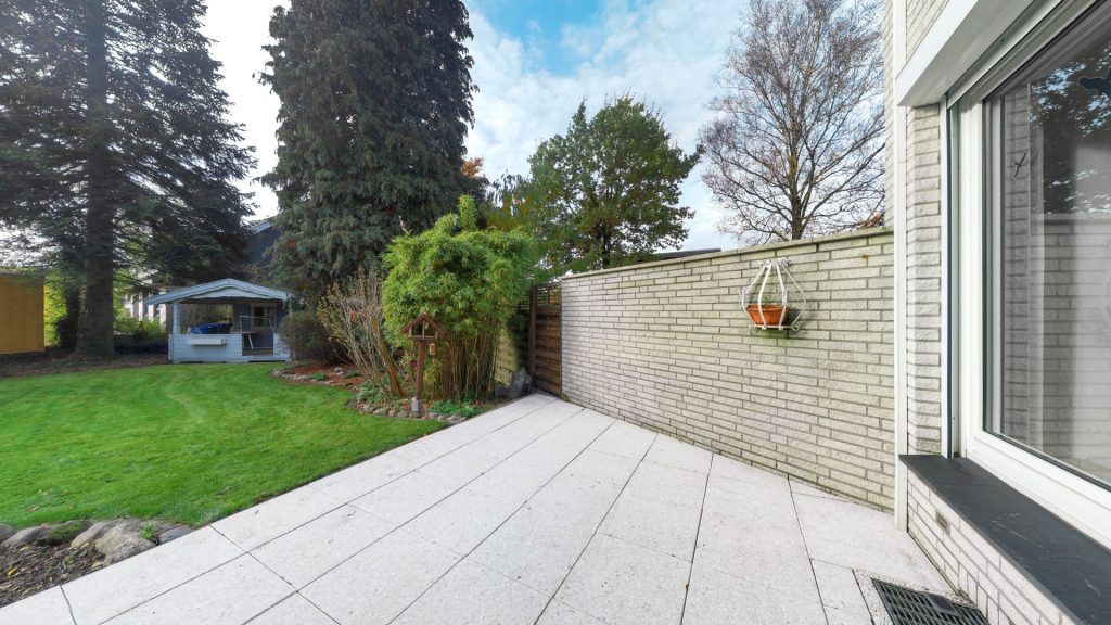 Immobilienangebot - Oldenburg - Wohnen - Saniert und Bezugsfrei! Reihenendhaus mit tollem Garten in Oldenburg Kreyenbrück