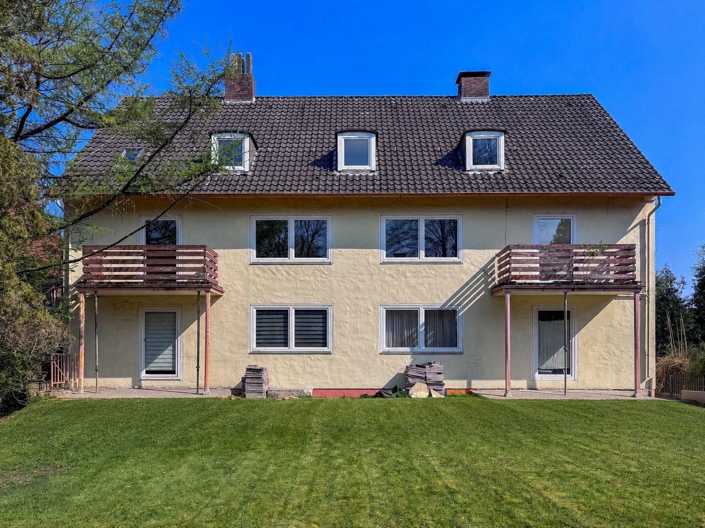 Immobilienangebot - Oldenburg - Rest - Attraktives Mehrfamilienhaus mit 5 Wohneinheiten und Ausbaureserve in Osternburg zu verkaufen!