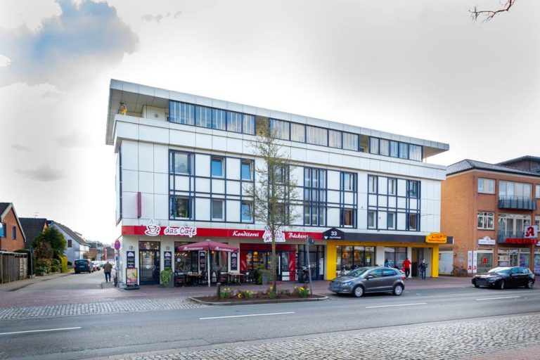 Immobilienangebot - Oldenburg - Wohnen - Frisch renovierte 4,5-Zimmer-Wohnung mit Blick auf den Eversten Holz zu vermieten!