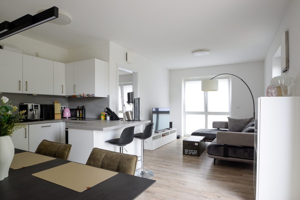 Immobilienangebot - Oldenburg - Wohnen - Moderne 2-Zimmer-Wohnung mit großzügiger Dachterrasse im ruhigen Hintergrundstück in Osternburg
