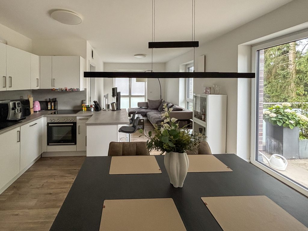 Immobilienangebot - Oldenburg - Wohnen - Moderne 2-Zimmer-Wohnung mit großzügiger Dachterrasse im ruhigen Hintergrundstück in Osternburg
