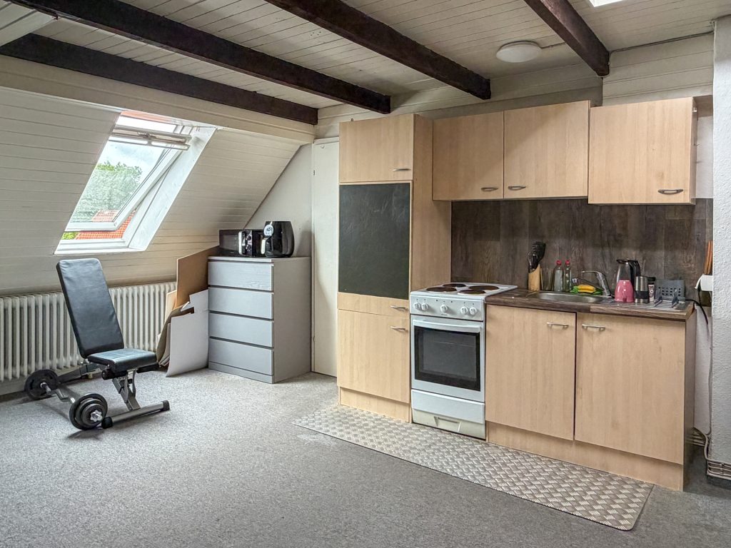 Immobilienangebot - Oldenburg - Wohnen - 2-Zimmer-Dachwohnung mit Stadtblick im Zentrum von Oldenburg!