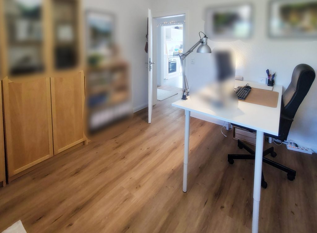 Immobilienangebot - Oldenburg - Wohnen - Renovierte und vermietete 4-Zimmer-Wohnung mit Balkon zu verkaufen!