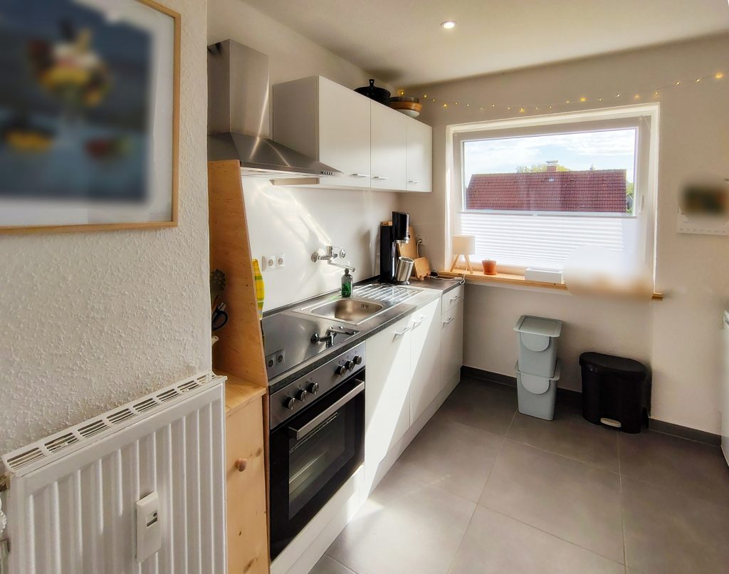 Immobilienangebot - Oldenburg - Wohnen - Renovierte und vermietete 4-Zimmer-Wohnung mit Balkon zu verkaufen!