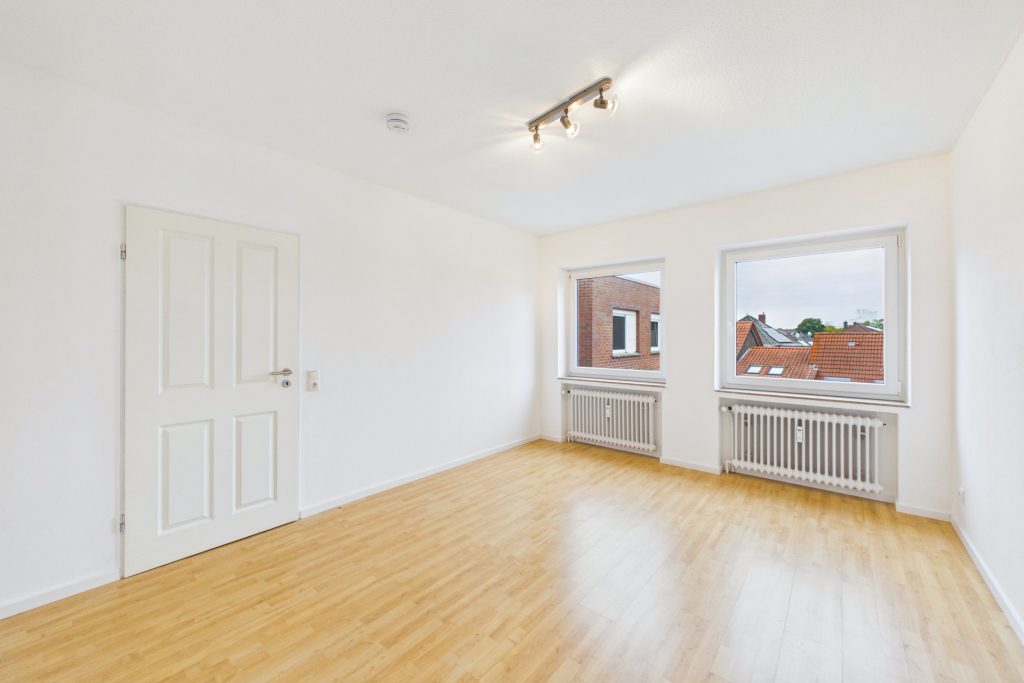 Immobilienangebot - Oldenburg - Wohnen - Renovierte 3-Zimmer-Wohnung mit großzügigem Balkon in Oldenburg-Osternburg