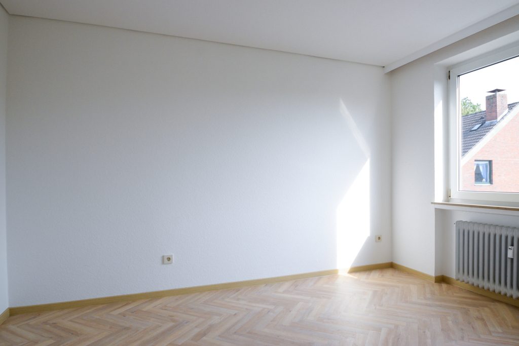 Immobilienangebot - Oldenburg - Wohnen - Gemütliche Dachgeschosswohnung mit Loggia, Einbauküche und Stellplatz in Donnerschwee