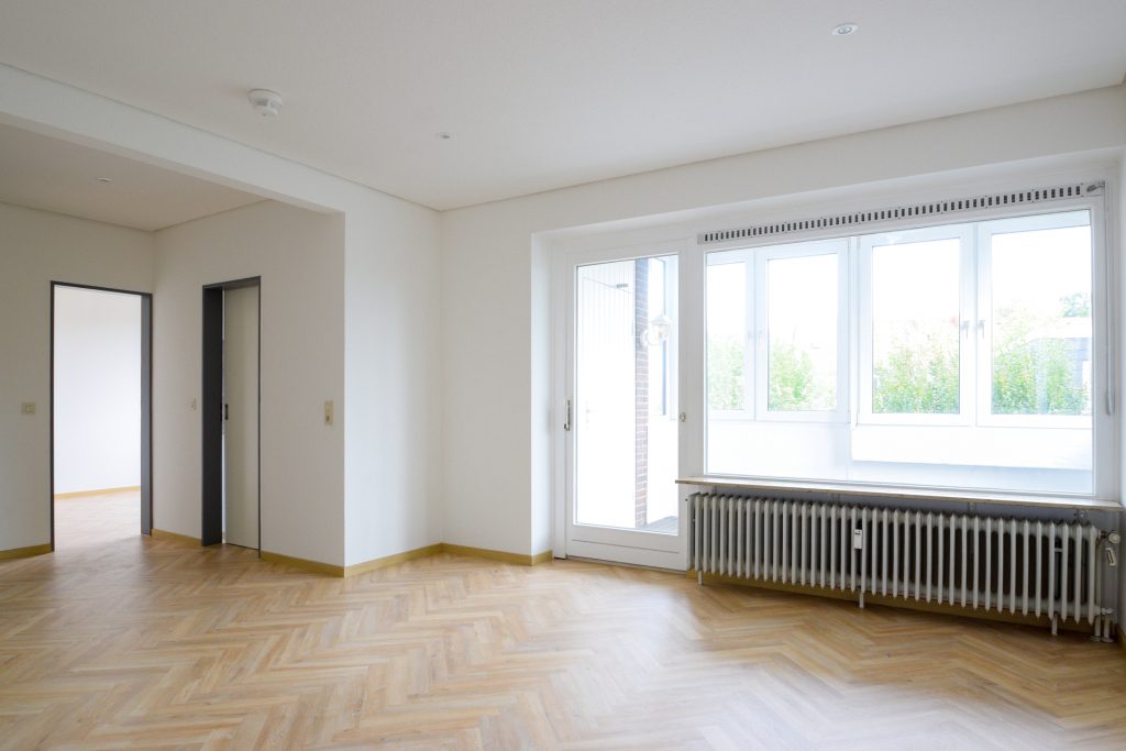 Immobilienangebot - Oldenburg - Wohnen - Gemütliche Dachgeschosswohnung mit Loggia, Einbauküche und Stellplatz in Donnerschwee