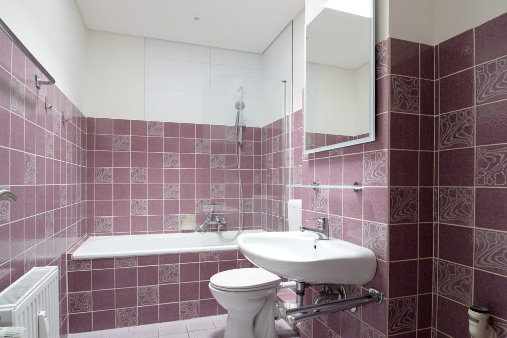 Immobilienangebot - Oldenburg - Wohnen - Gemütliche Dachgeschosswohnung mit Loggia, Einbauküche und Stellplatz in Donnerschwee