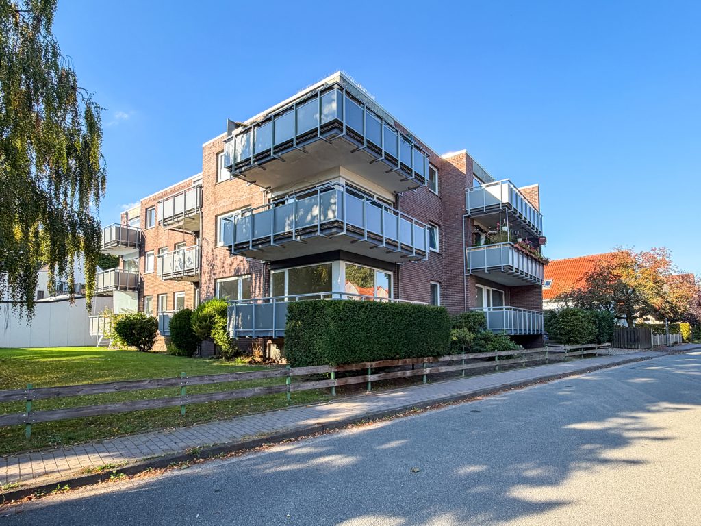 Immobilienangebot - Oldenburg - Wohnen - Attraktive 2-Zimmer-Wohnung mit Eckbalkon und Garage – ideal zur Eigennutzung oder als Kapitalanlage