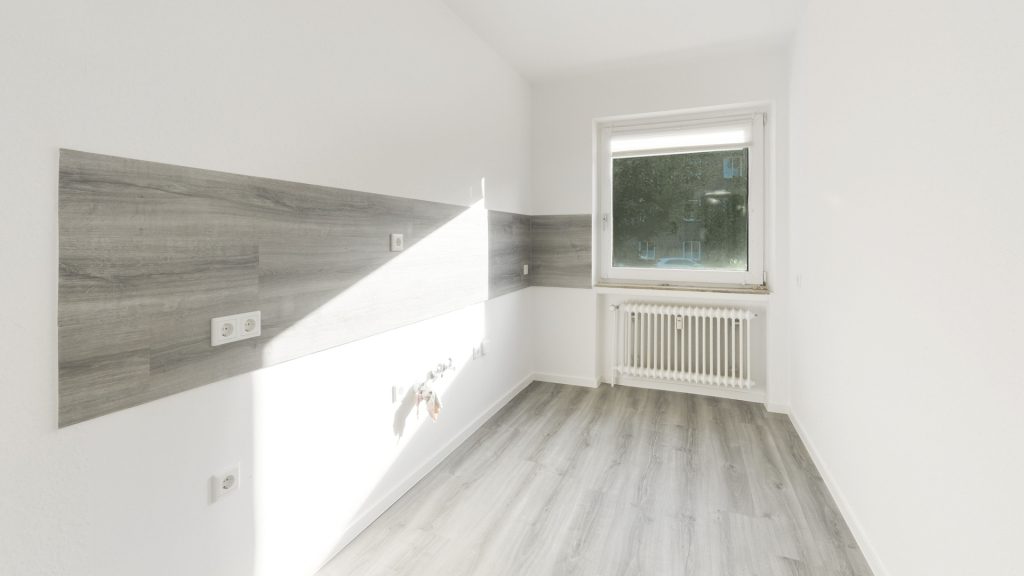 Immobilienangebot - Oldenburg - Wohnen - Frisch renovierte 2-Zimmer-Wohnung mit Südbalkon und Stellplatz – direkt einziehen oder vermieten