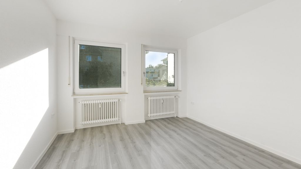 Immobilienangebot - Oldenburg - Wohnen - Frisch renovierte 2-Zimmer-Wohnung mit Südbalkon und Stellplatz – direkt einziehen oder vermieten
