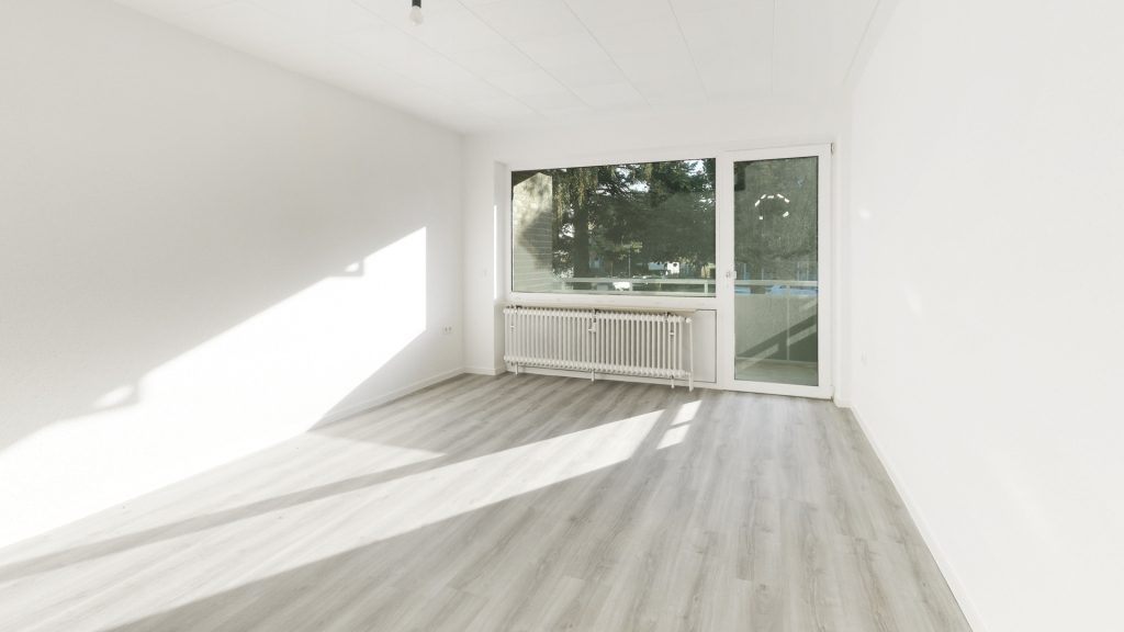 Immobilienangebot - Oldenburg - Wohnen - Frisch renovierte 2-Zimmer-Wohnung mit Südbalkon und Stellplatz – direkt einziehen oder vermieten