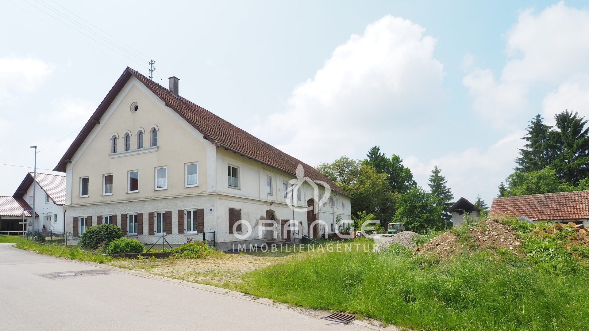 Immobilienangebot - Kirchhaslach / Olgishofen - Alle - HISTORISCHES BAUERNHAUS IN KIRCHHASLACH-OT