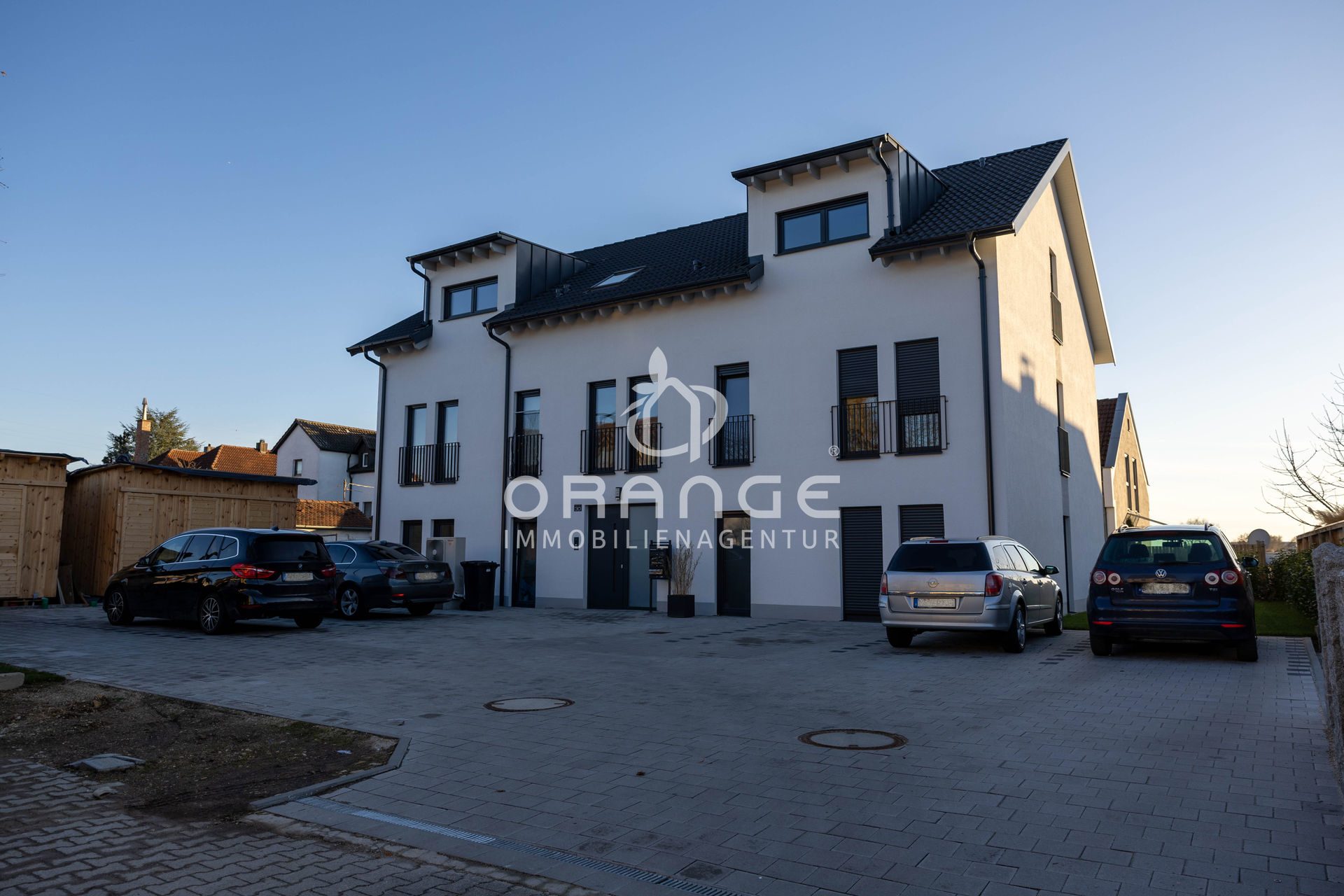 Immobilienangebot - Regensburg / Schwabelweis - Alle - Luxus trifft Nachhaltigkeit – Wohnen, wo Neubau fast unmöglich ist!