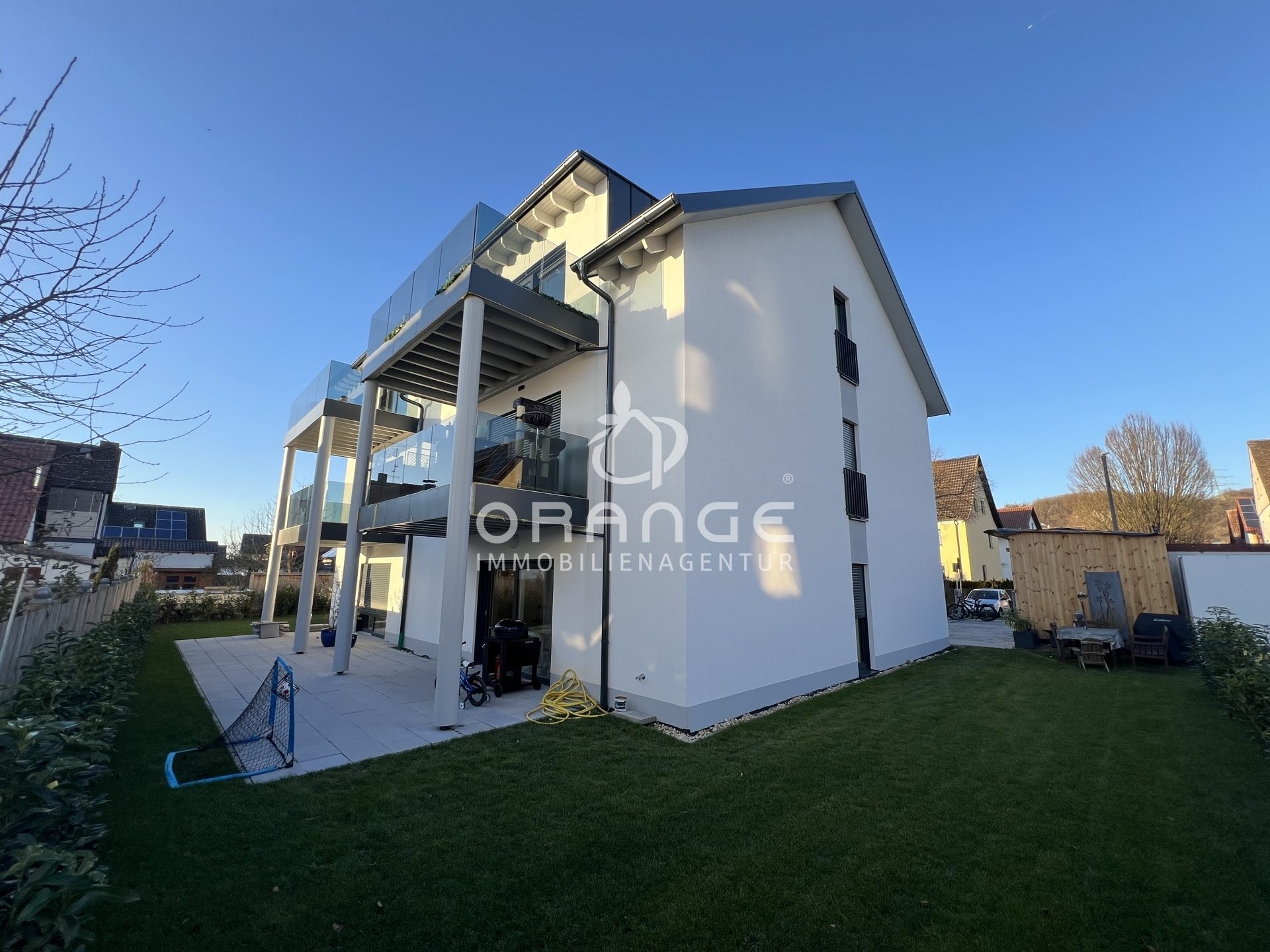 Immobilienangebot - Regensburg / Schwabelweis - Alle - Luxus trifft Nachhaltigkeit – Wohnen, wo Neubau fast unmöglich ist!