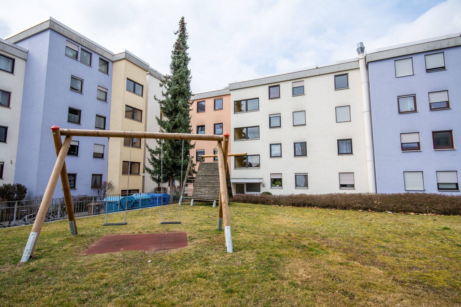 Immobilienangebot - Neumarkt in der Oberpfalz - Alle - 3-ZIMMER-WOHNUNG in zentraler Lage - komplett renoviert