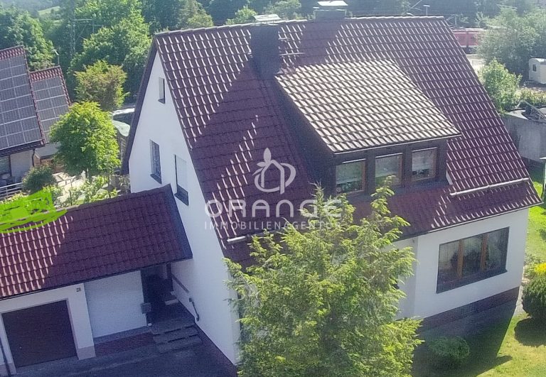 Immobilienangebot - Altdorf - Alle - SCHMUCKSTÜCK MIT ZWEI WOHNUNGEN IN BEGEHRTER LAGE VON ALTDORF. TOP INFRASTRUKTUR.