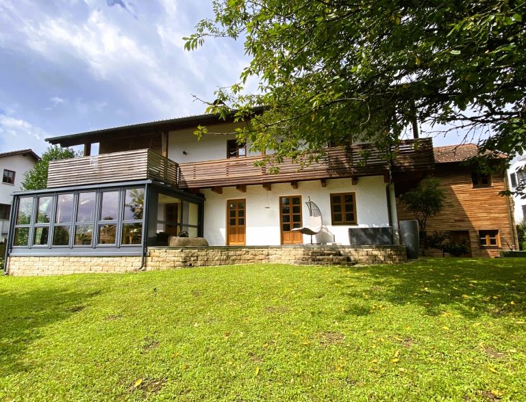 Immobilienangebot - Deggendorf / Mietraching - Alle - EINZIGARTIGES WOHNHAUS IN BEGEHRTER HÖHENLAGE VON DEGGENDORF