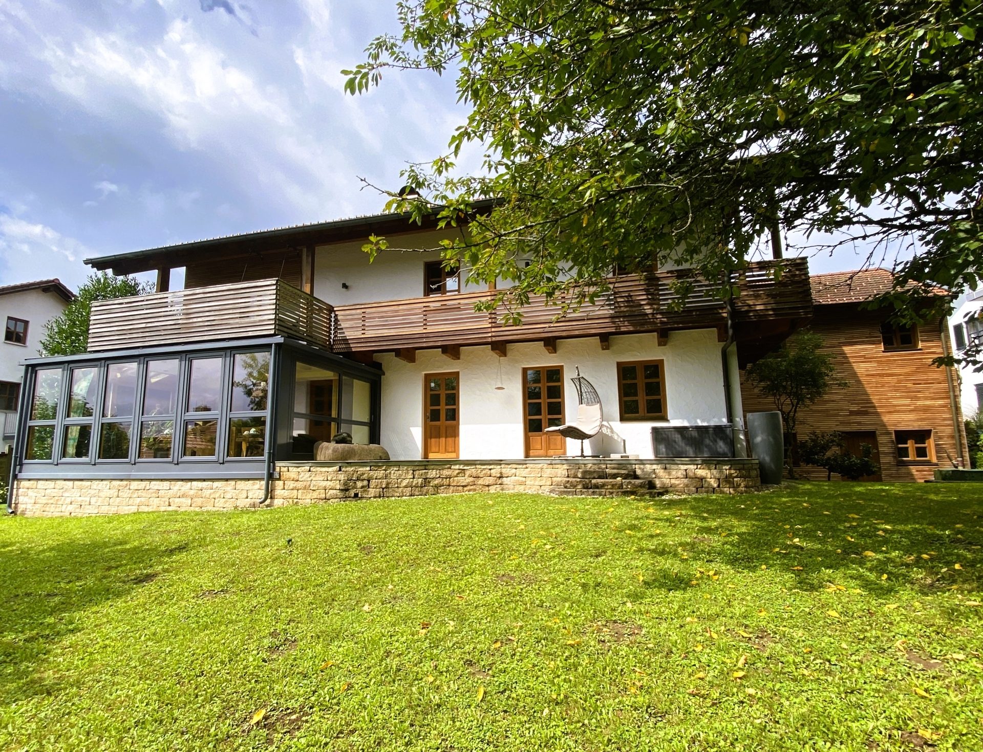 Immobilienangebot - Deggendorf / Mietraching - Alle - EINZIGARTIGES WOHNHAUS IN BEGEHRTER HÖHENLAGE VON DEGGENDORF