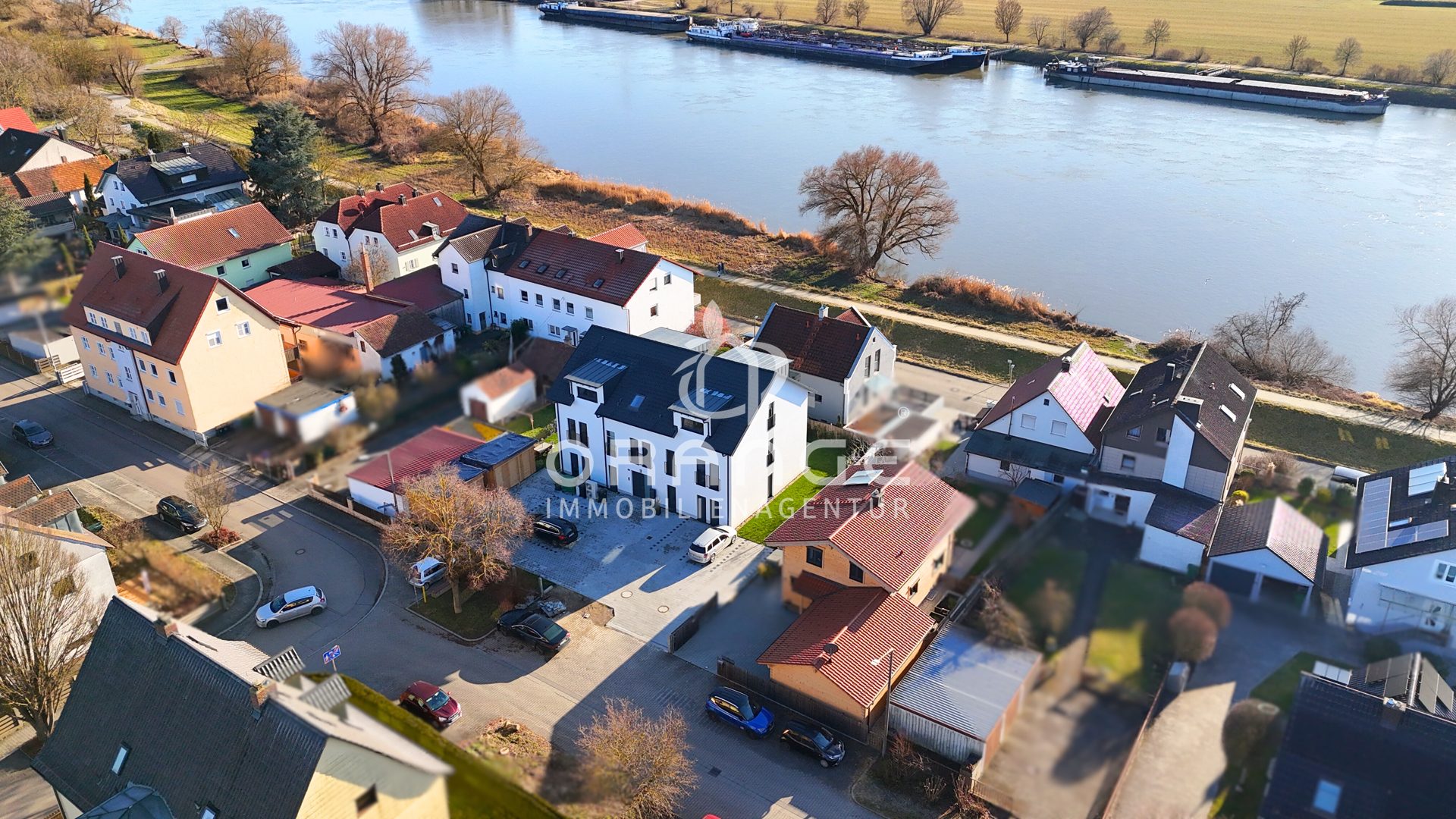 Immobilienangebot - Regensburg / Schwabelweis - Alle - Luxus trifft Nachhaltigkeit – Wohnen, wo Neubau fast unmöglich ist!