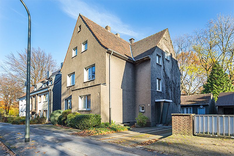 Immobilienangebot - Gelsenkirchen - Alle - Freistehendes Dreifamilienhaus im Winterschlaf!