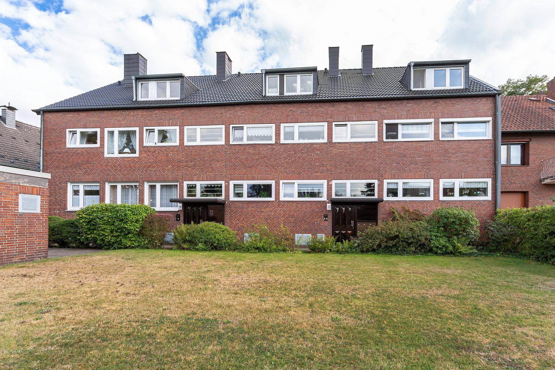Immobilienangebot - Gelsenkirchen - Alle - Dachgeschosswohnung mit eigenem Garten in Gelsenkirchen Sutum!