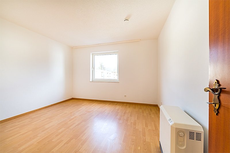 Immobilienangebot - Gelsenkirchen - Alle - Frisch renovierte Drei-Zimmerwohnung mit Balkon!