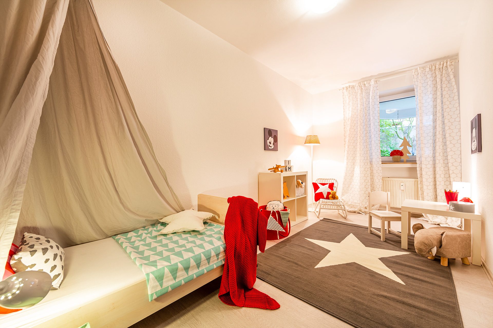 Immobilienangebot - Essen - Alle - Vier-Zimmer-Erdgeschosswohnung mit eigenem Garten!