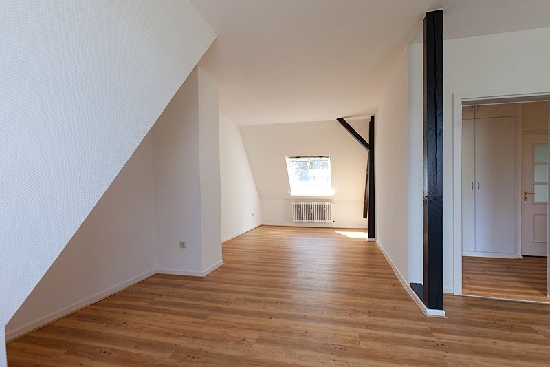 Immobilienangebot - Gelsenkirchen - Alle - Dachgeschosswohnung in bester Lage von Gelsenkirchen-Buer!
