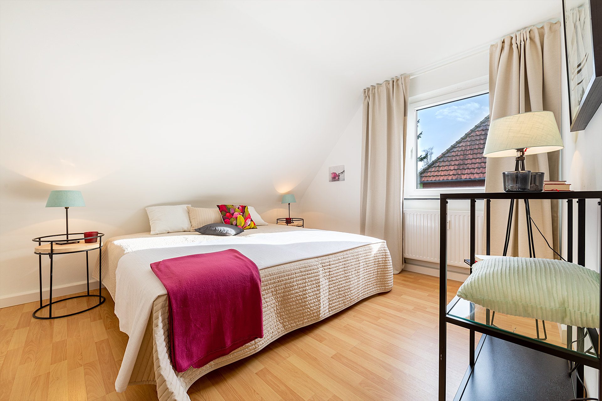 Immobilienangebot - Gelsenkirchen - Alle - Schöne, frisch renovierte Dachgeschosswohnung in Heßler!